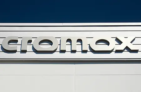 2008: Erweiterung der Produktions- und Lagerfläche auf über 5.000 m² und Registrierung der Marke cromox®