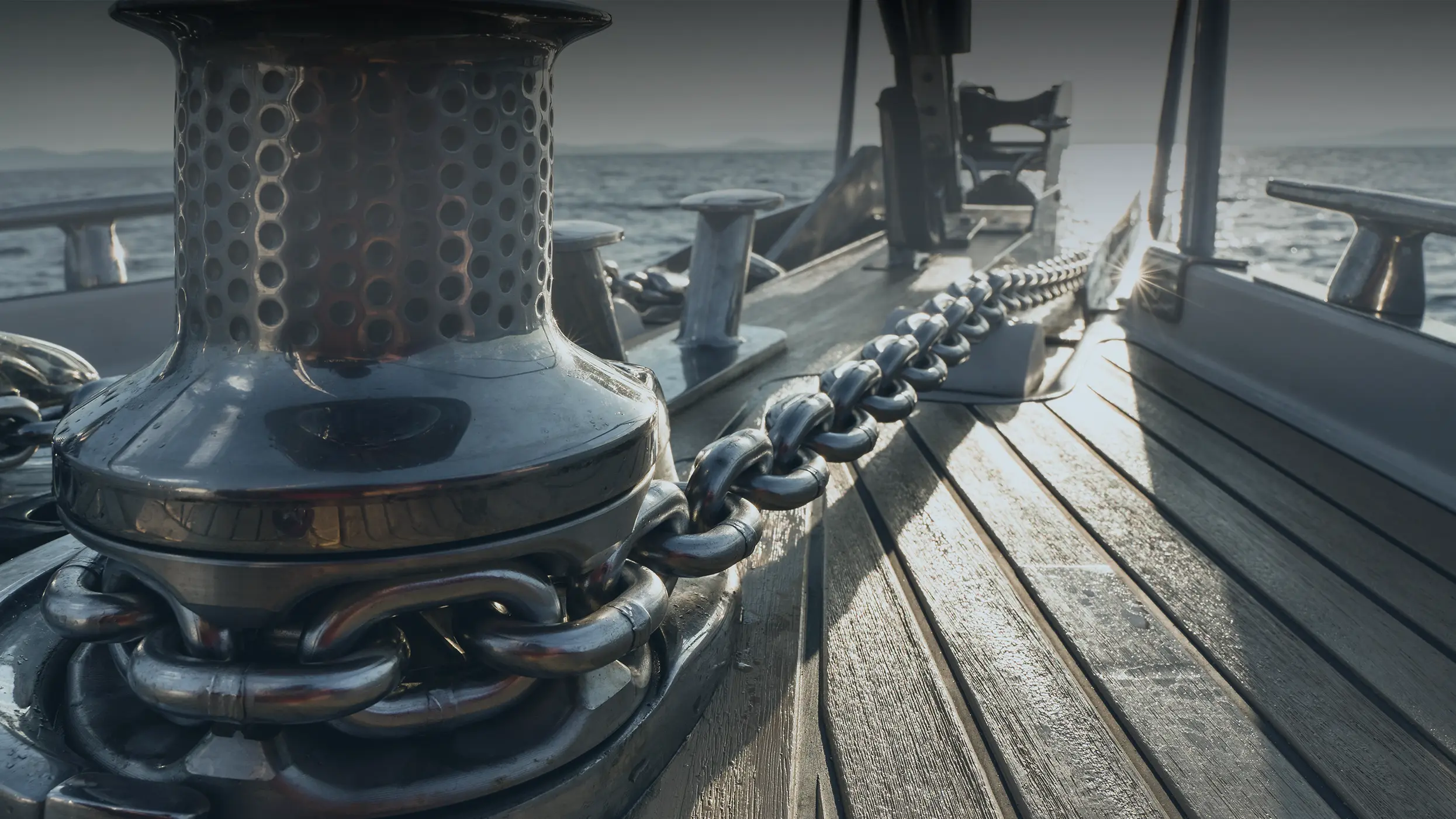 cromox® anchor chain in use on board a sailing ship