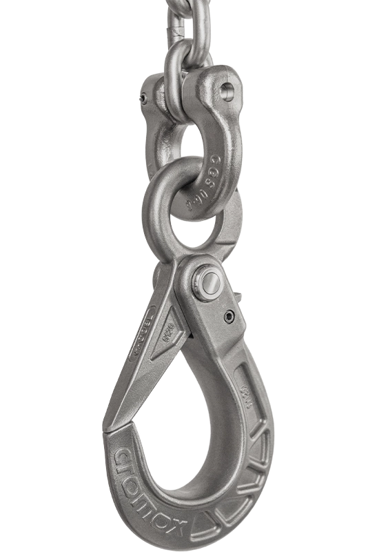 Stainless steel eye hooks on chain