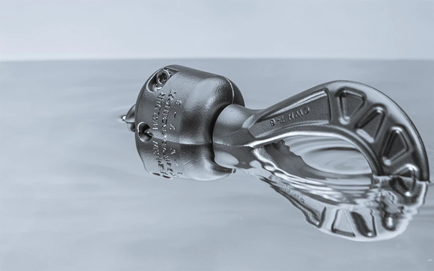 Swivel Load Hook in water